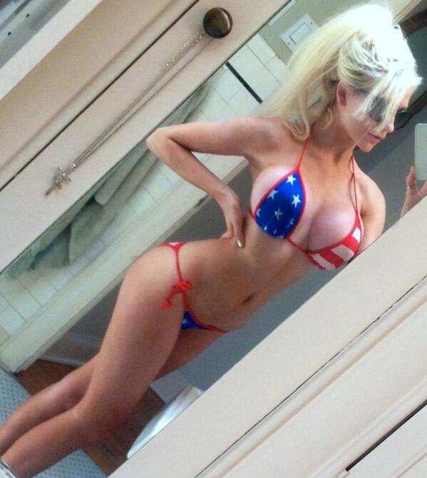 Courtney Stodden showing her pride in America, amongst other things…