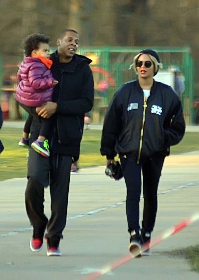 beyonce jay z blue ivy carter walking together dublin 2014
