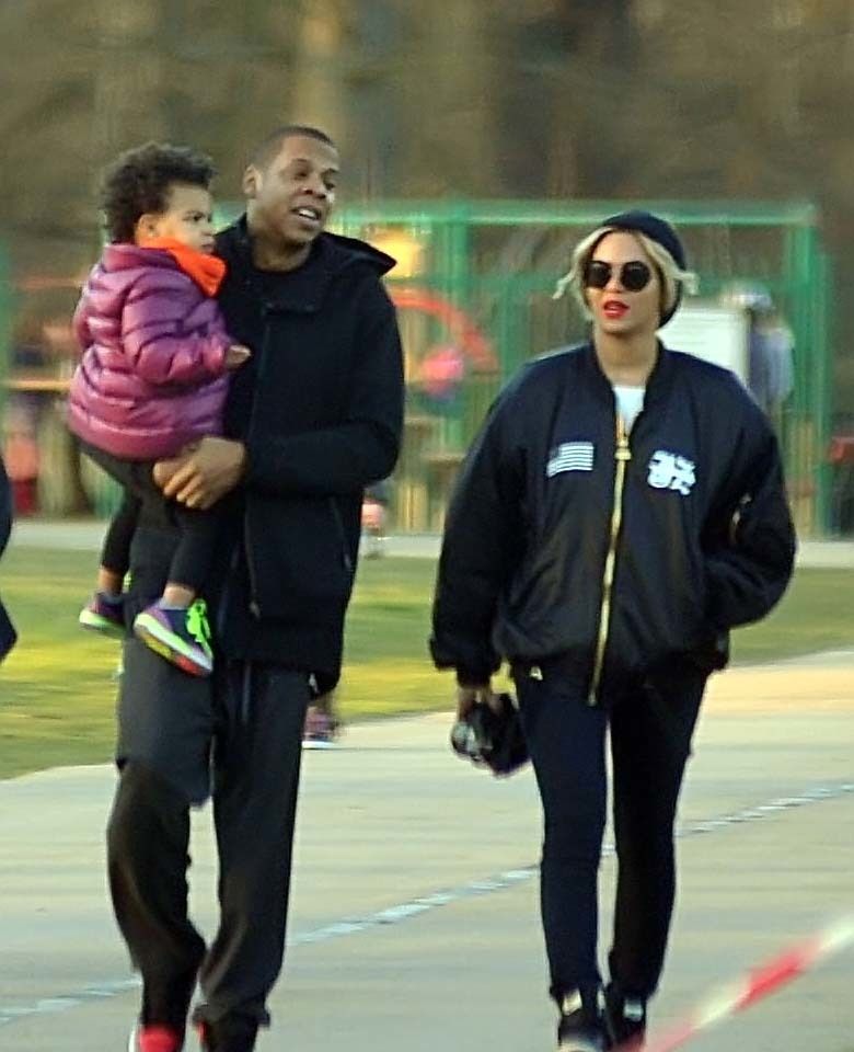 beyonce jay z blue ivy carter walking together dublin 2014