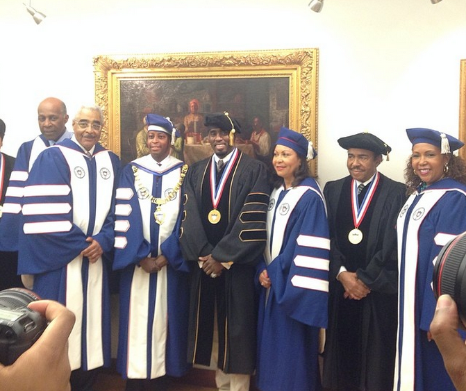Diddy preps before his big speech at Howard!