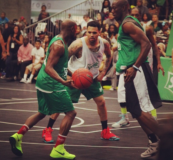 Breezy and Floyd Mayweather face off