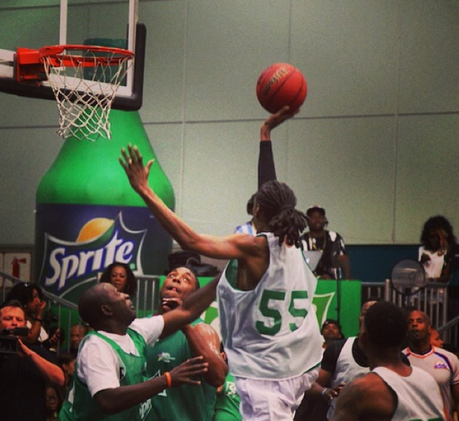 Snoop goes for the lay up
