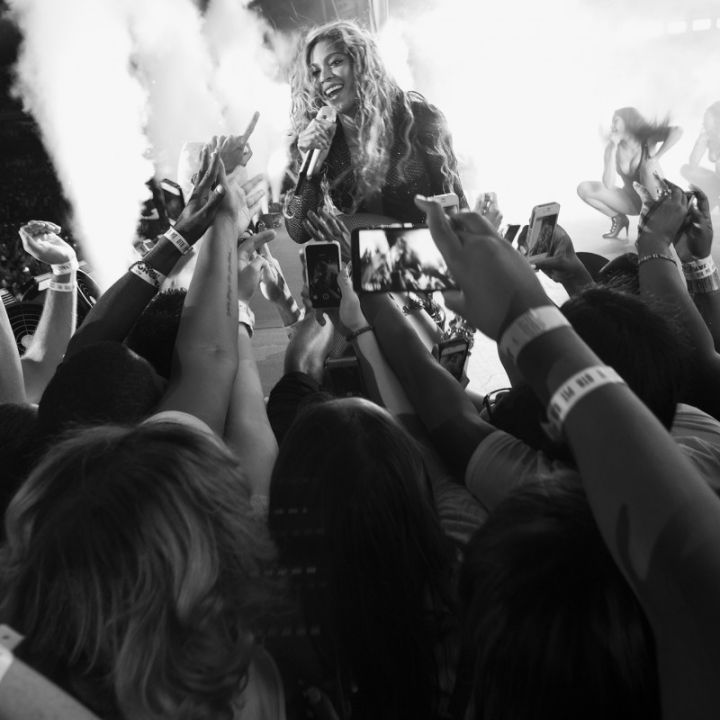 Bey sings to her fans in Philly
