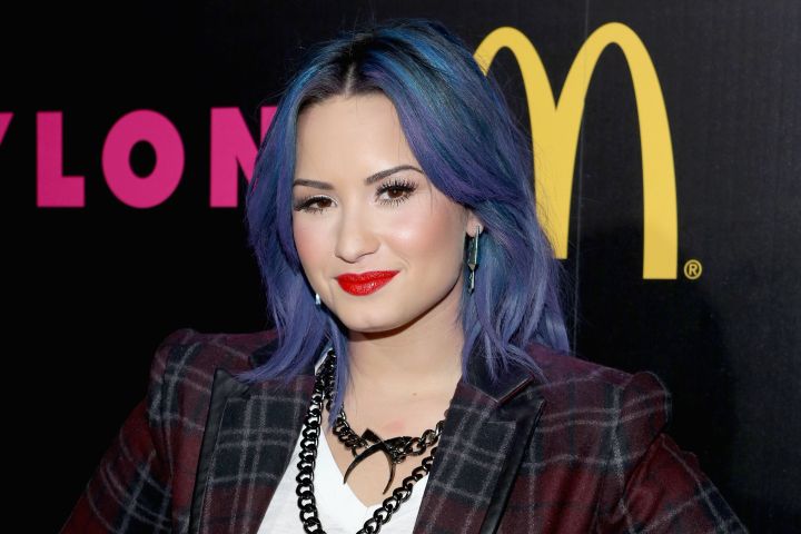 No one does it better than Demi in blue.