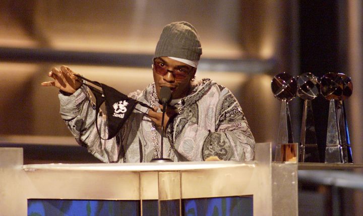 Sisqo & The Thong Accepting His Award At The Billboard Awards.
