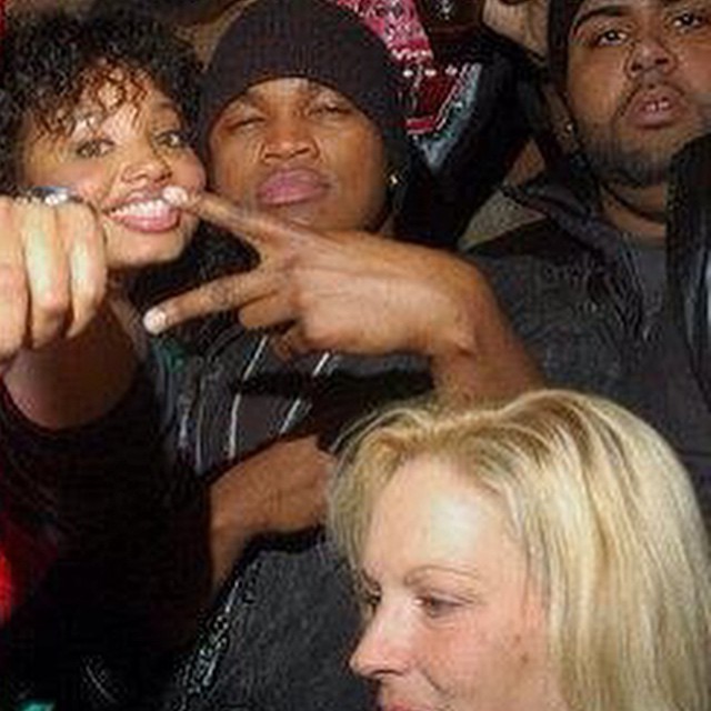 Ne-Yo, fans, and Stacks.