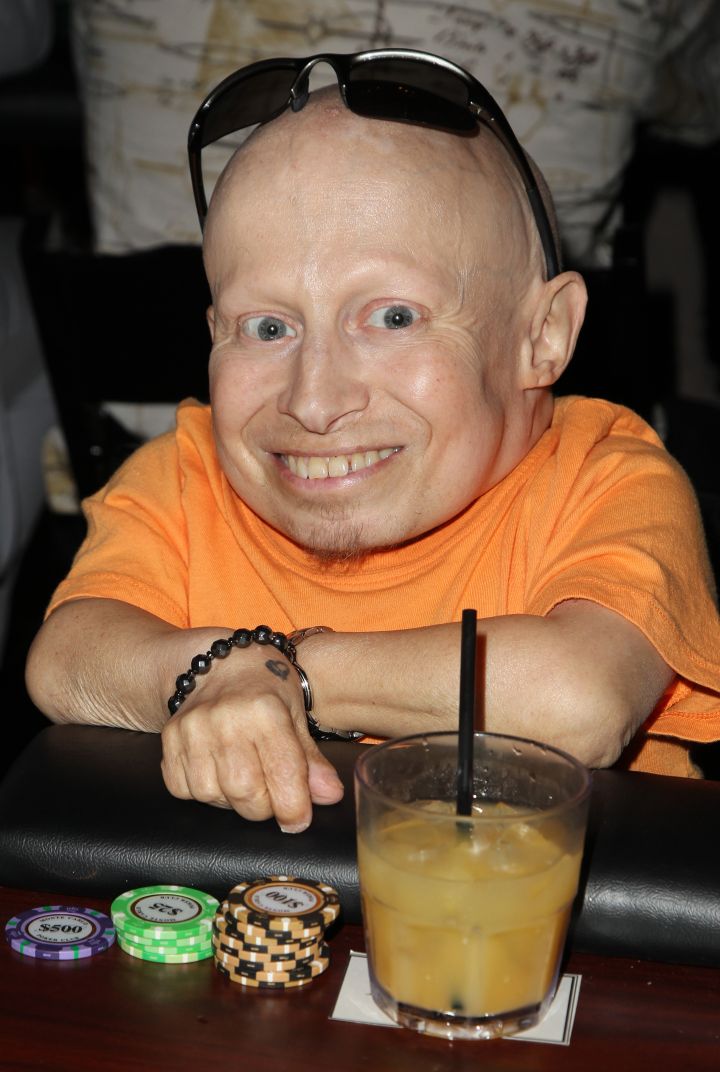 Verne Troyer gambles for a good cause at the Stars Get Lucky For Lupus event.