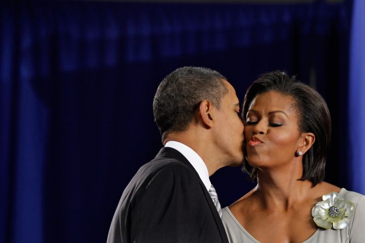 30 Pictures Of Barack and Michelle Obama Showing Each Other Love