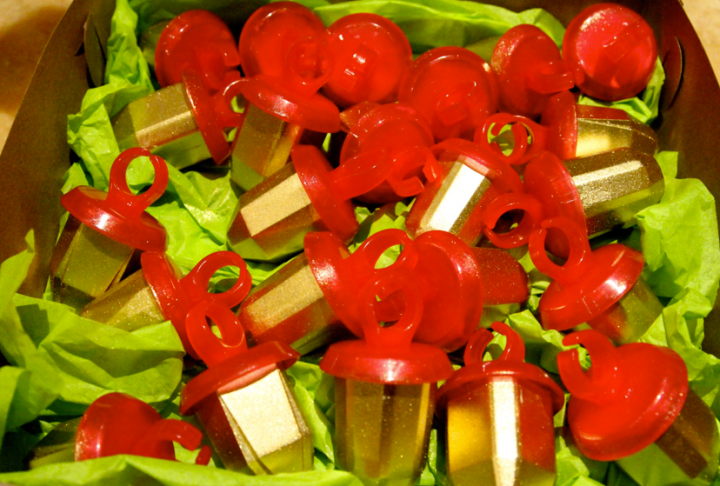 Special gold ring pops for Bey and her crew.