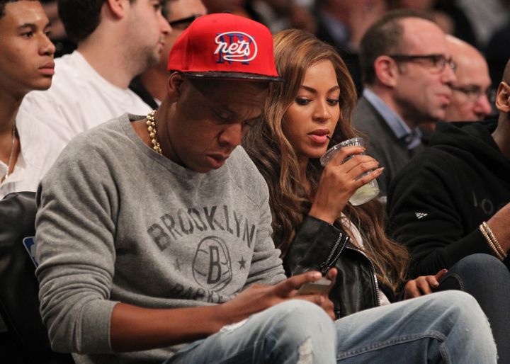 And she was caught peeping her hubby’s texts…