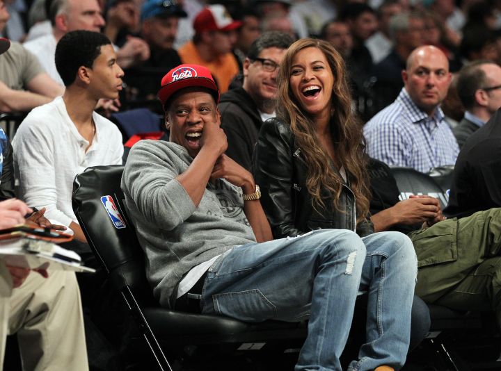 That moment Beyonce laughs uncontrollably at a courtside joke being played on Jay Z’s former arch nemesis, Drake.