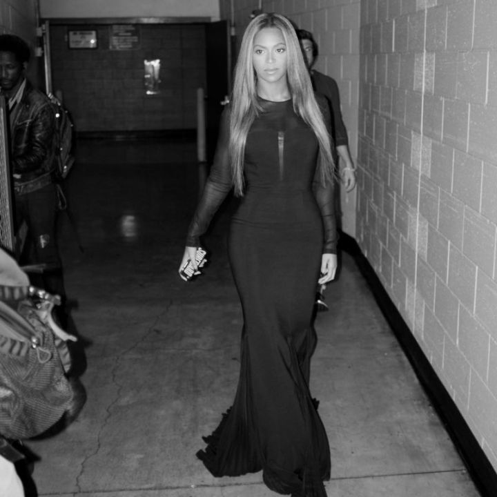 Beyonce is stunning before she takes the stage.
