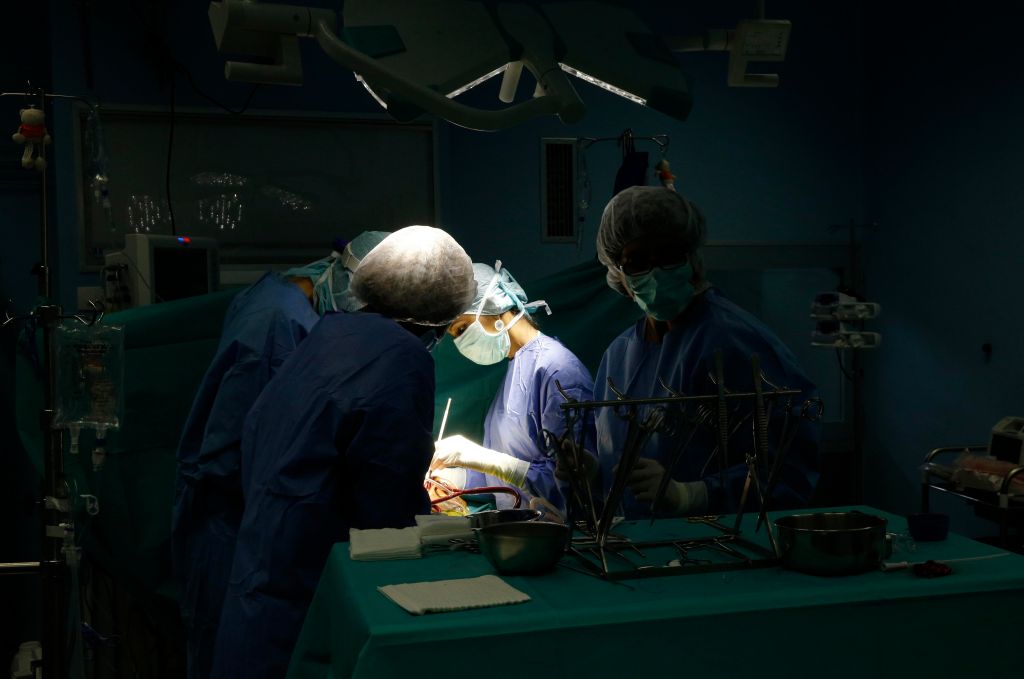 Brazzaville Hospital, NGO la Chaine de l'Espoir, Operating theater, Cardiac surgery