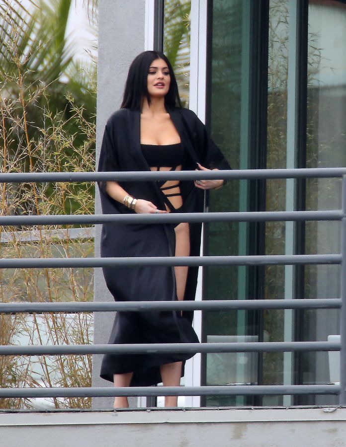 Kylie Jenner has photoshoot in hollywood hills.