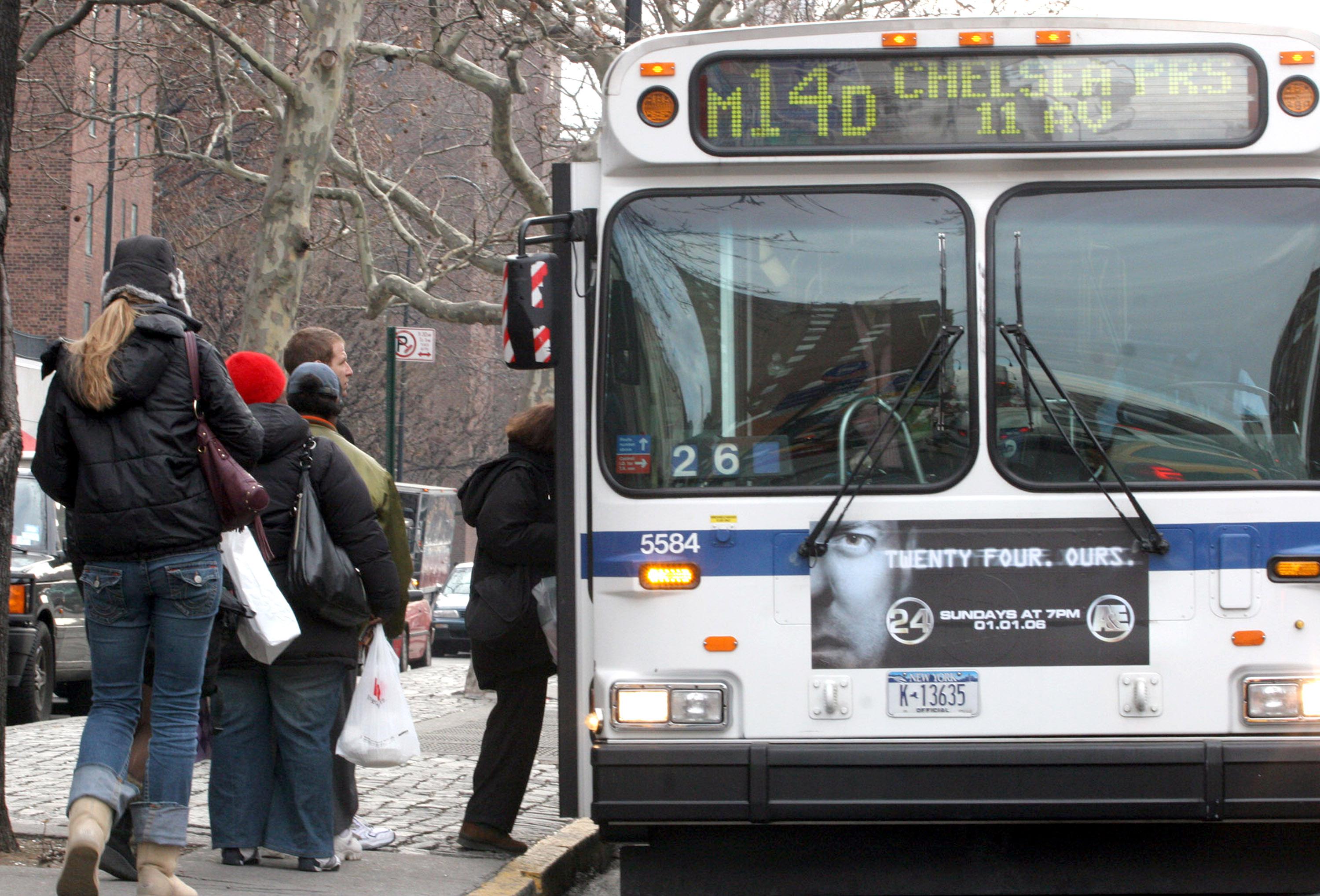 Commuters Return To Mass Transit After Three Day Strike