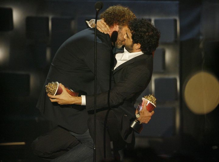Will Ferrell and Sacha Baron Cohen went for Best Kiss at the 2007 MTV Movie Awards.