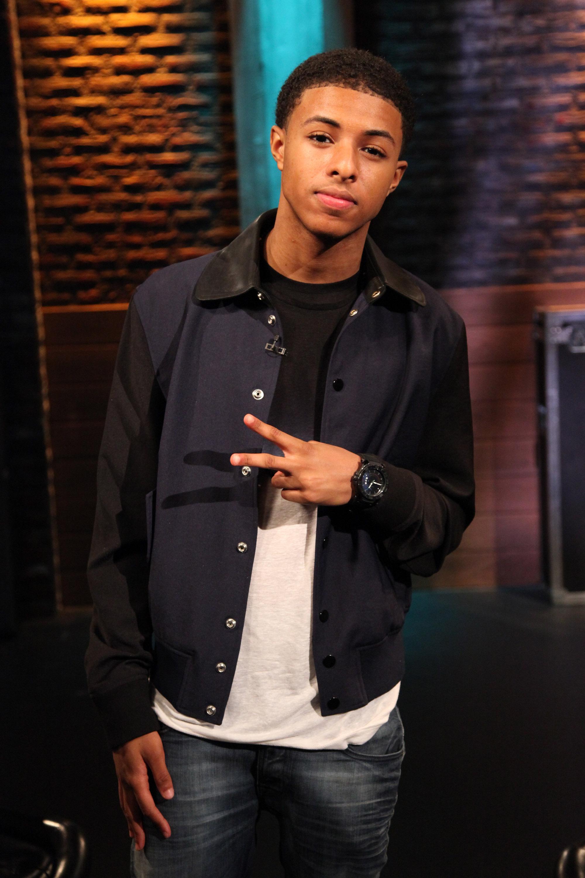 Celebrities Visit fuse