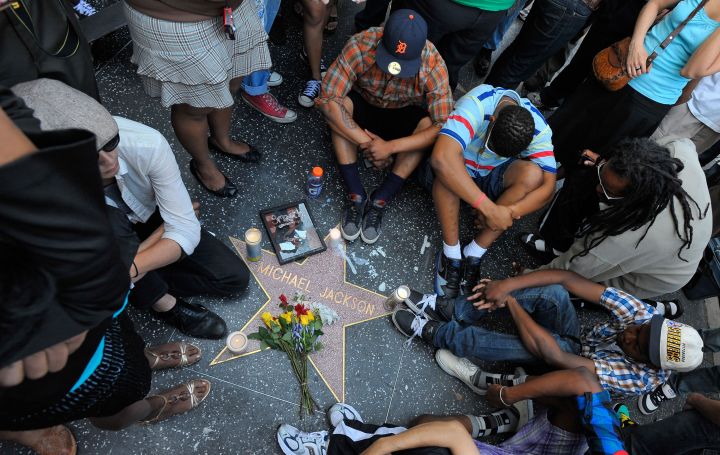 Wikipedia, Twitter, and AOL’s Instant Messenger all crashed at 3:15PM on the day MJ died: June 25, 2009.