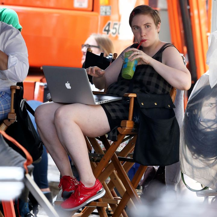 Lena Dunham, this picture should be a poster for zero phucks given. She’s just drinking green juice and writing million dollar scenes on her MacBook in Soho while filming “Girls.”