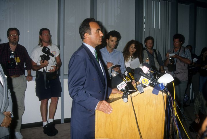 Robert Shapiro reads O.J.ās damning letter to the press.