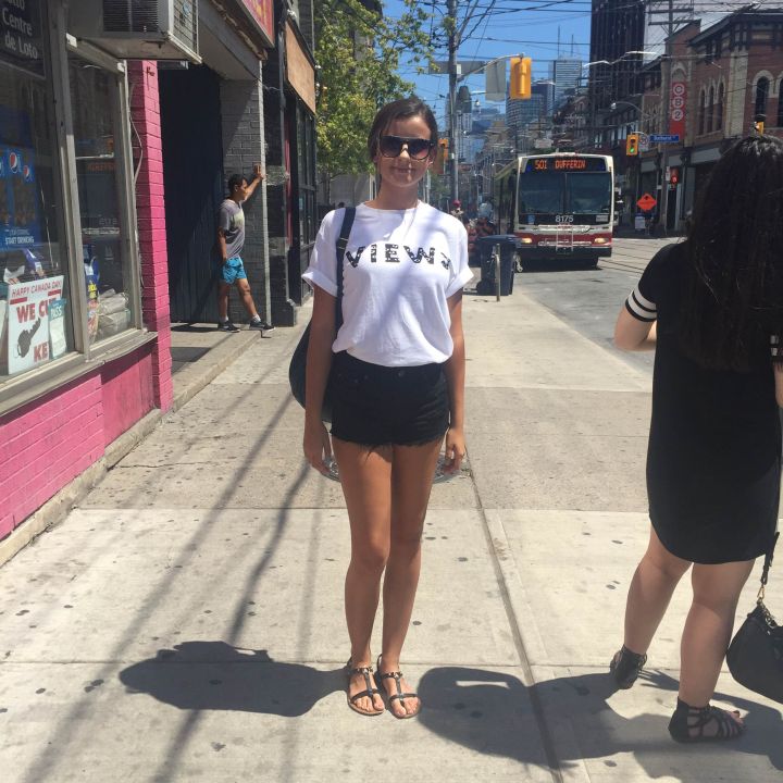 Drake fans abound.
