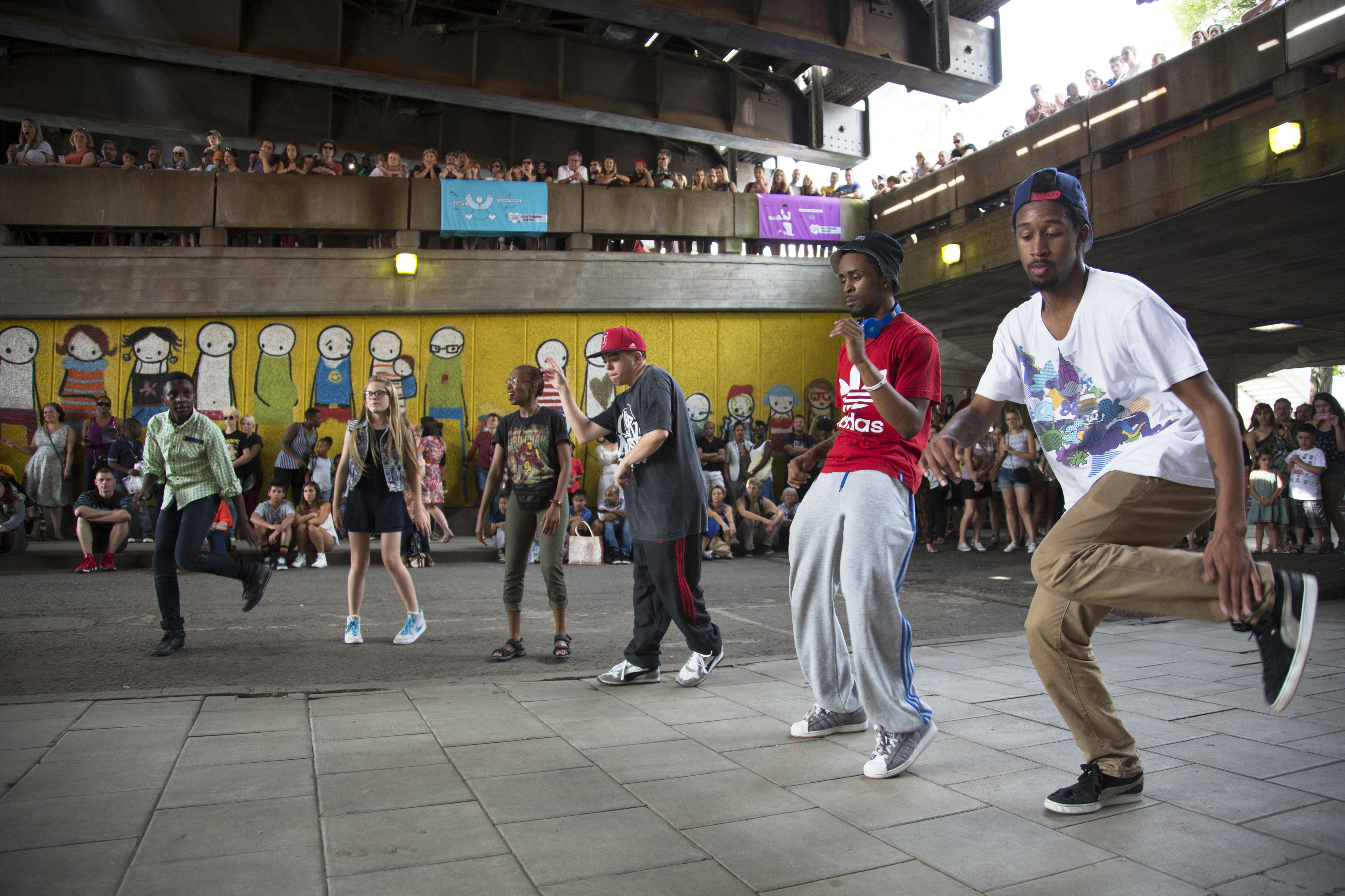 UK - South Bank - Urban culture street and breakdancing