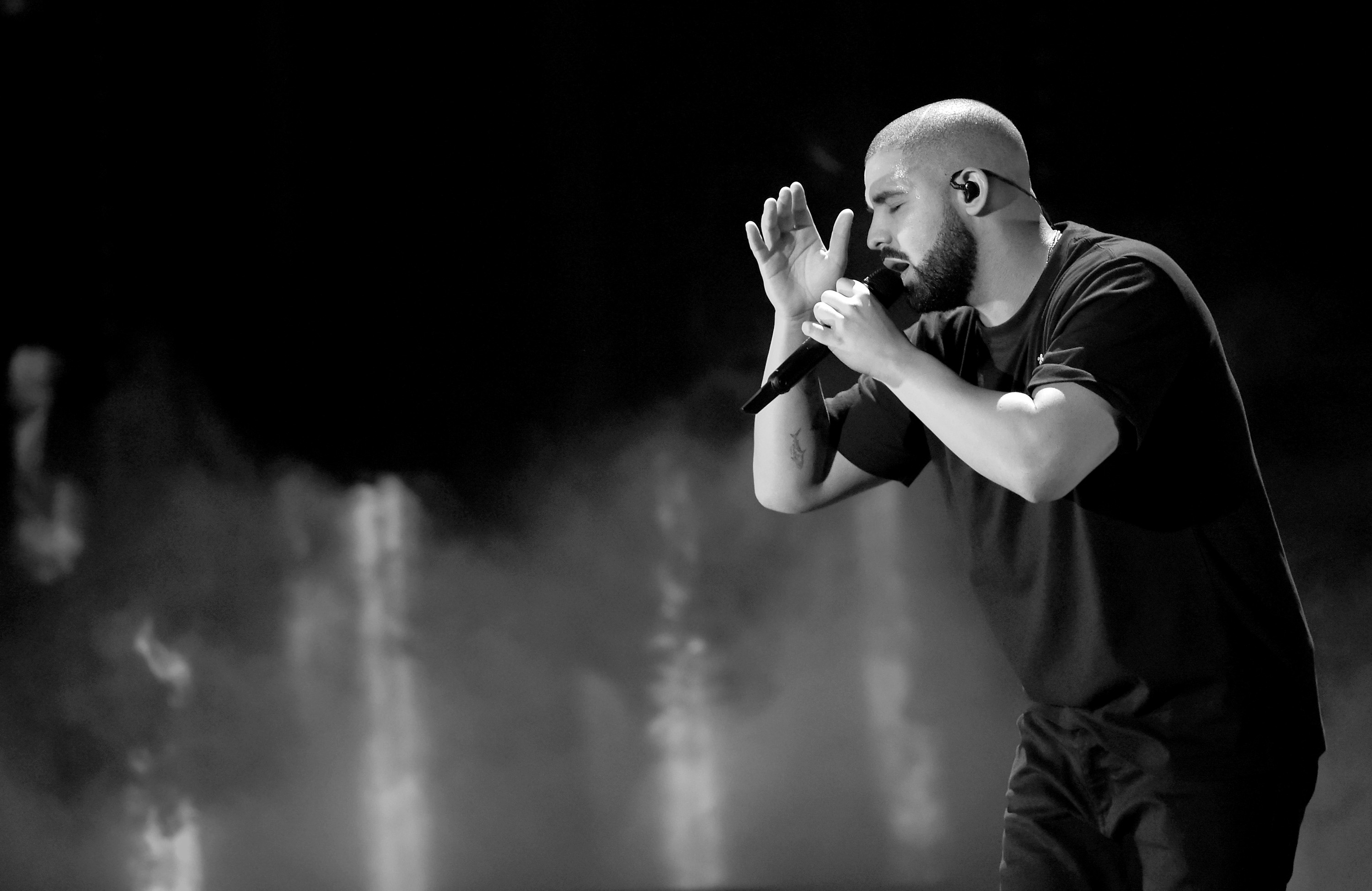 2016 iHeartRadio Music Festival - Night 1 - Show