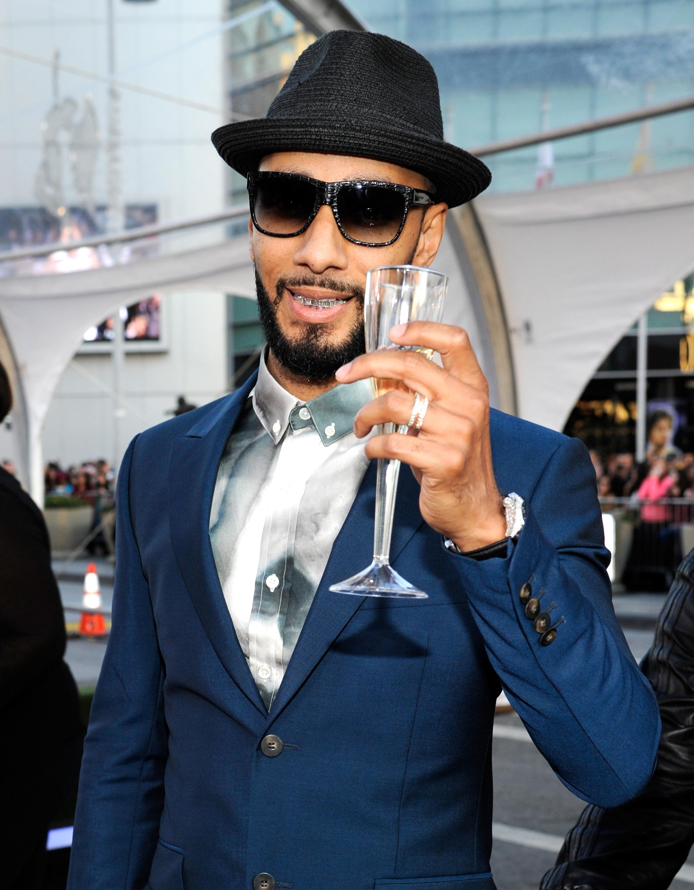 The 40th American Music Awards - Red Carpet