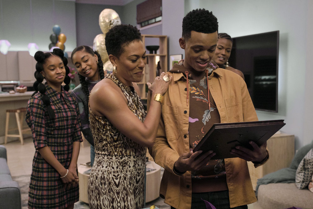 Bel-Air Episodic Stills from “No One Wins When The Family Feuds” Episode 108