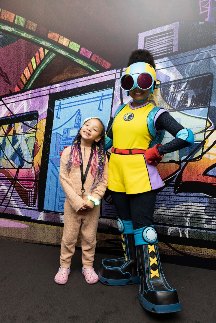 Heiress Harris With Moon Girl
