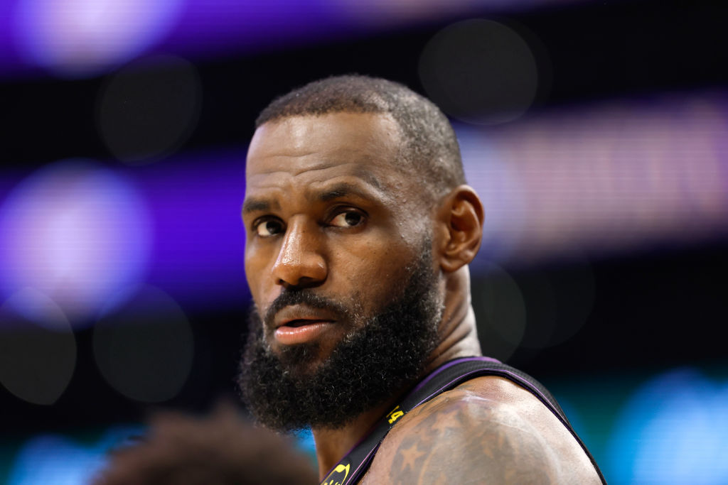 Detroit Pistons v Los Angeles Lakers