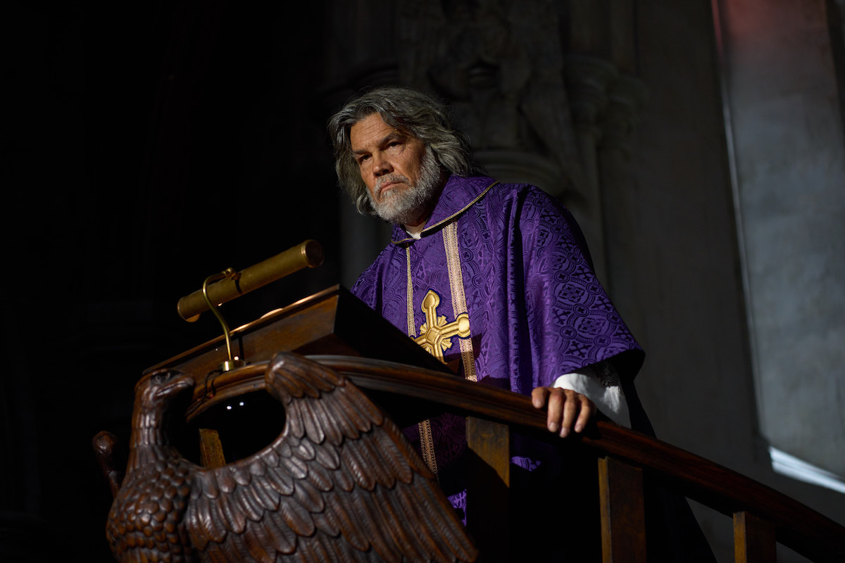 Wake Up Dead Man: A Knives Out Mystery Assets